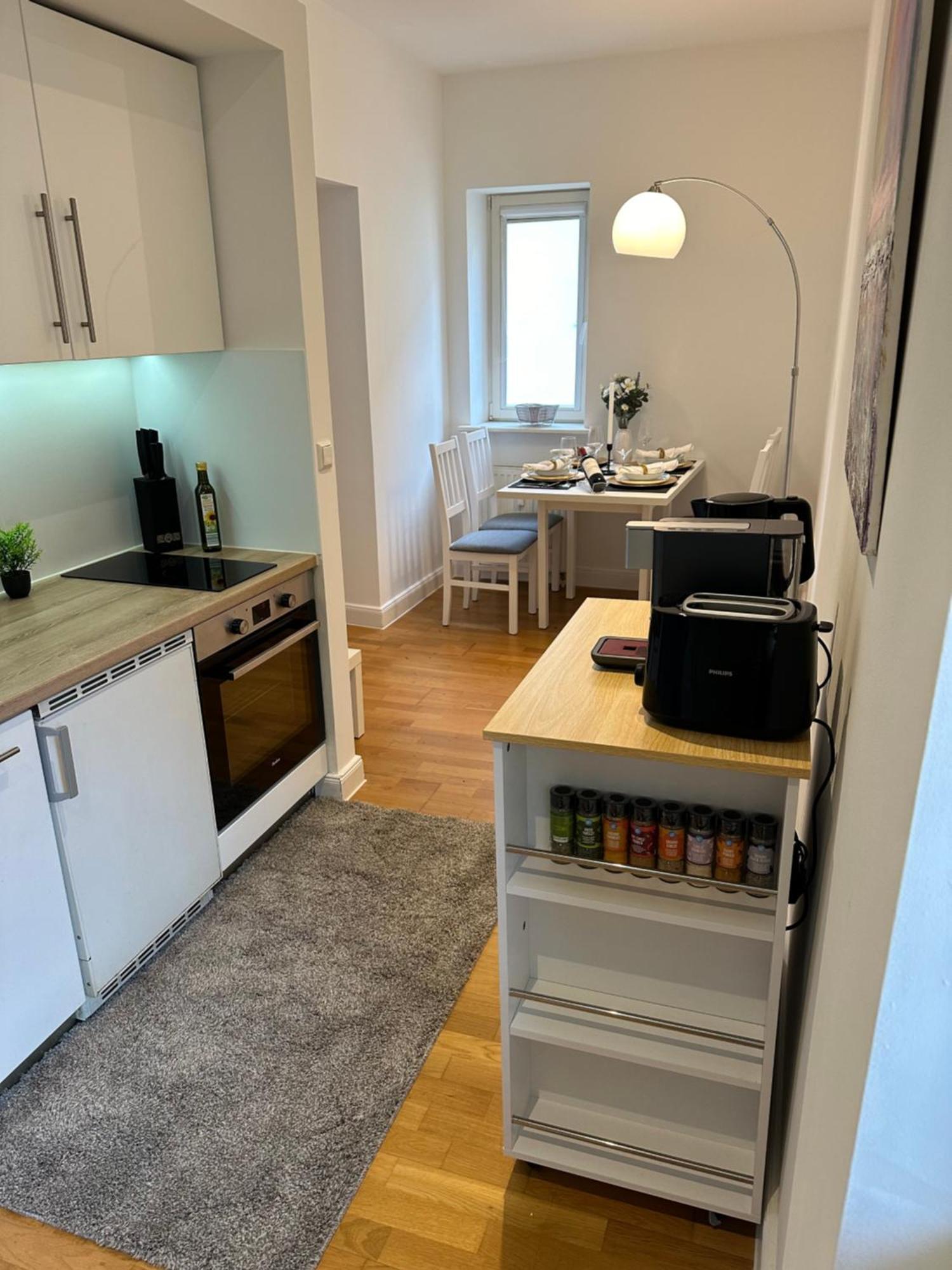Bella Casa - Business&Family, 100M Zum Konzerteingang Schloss, Parkplatz, Smarttv, Netflix, Waschmaschine, 24H Checkin, 36Qm, Ap 12 Ludwigsburg Exteriör bild
